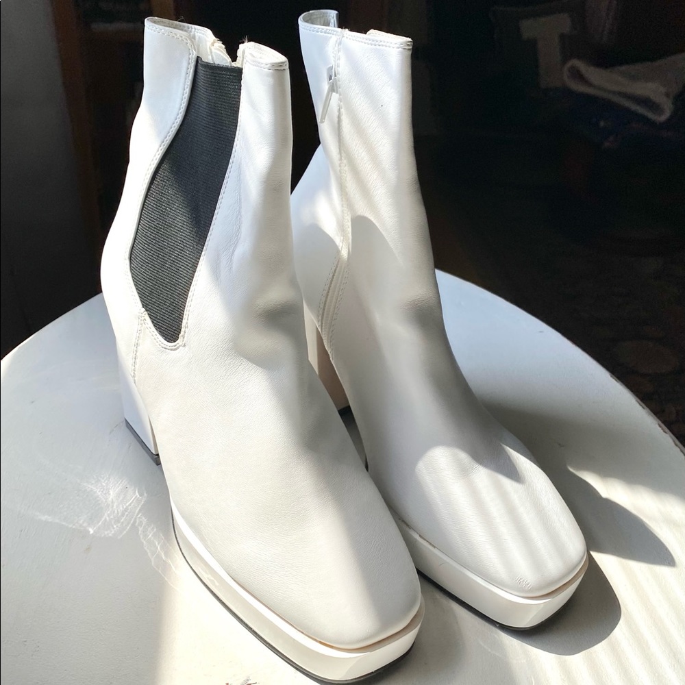 Nasty Gal white boots size 8